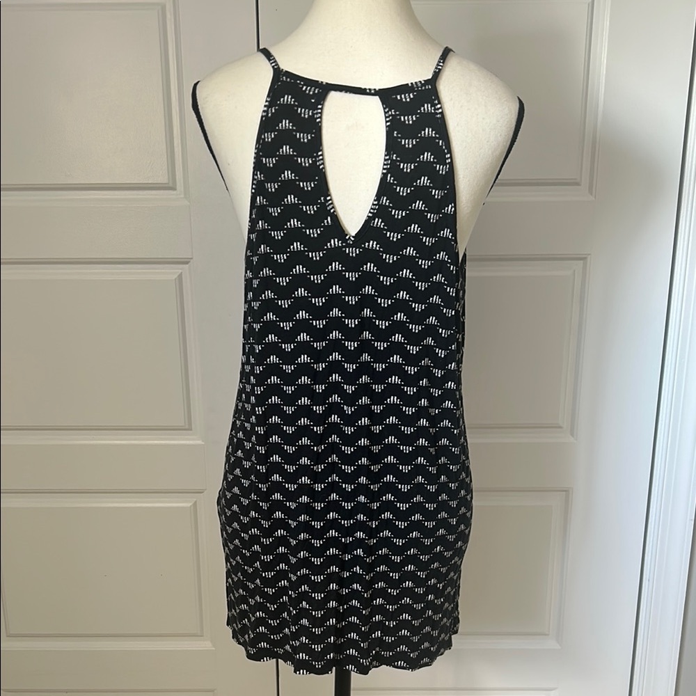 Black and White Patterned Women's Top - Picture 4 of 8